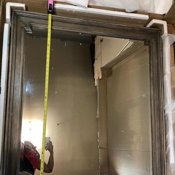 Brand new in the box 3.5 x 3 foot mirror. - Picture 4 of 5